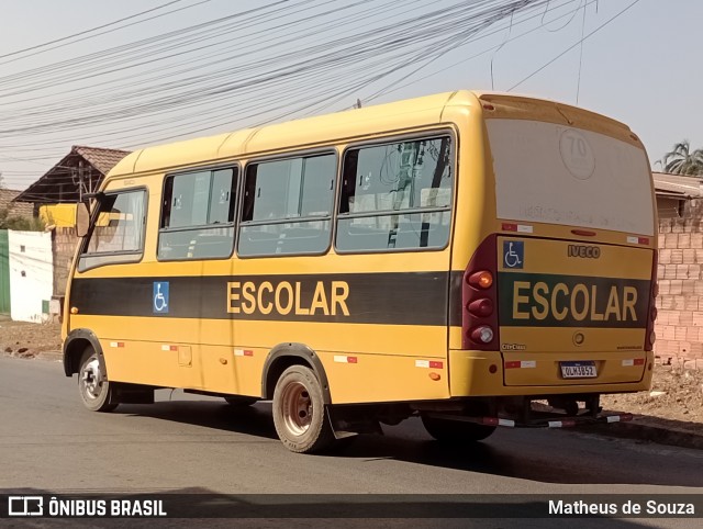 Escolares 3B52 na cidade de Luziânia, Goiás, Brasil, por Matheus de Souza. Número da foto: #12407145.