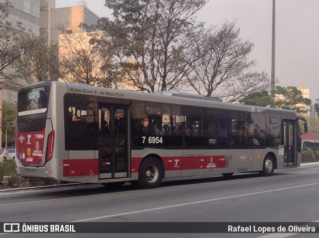 Viação Gatusa Transportes Urbanos 7 6954 na cidade de São Paulo, São Paulo, Brasil, por Rafael Lopes de Oliveira. Número da foto: #12408226.