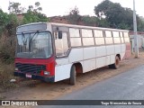 Ônibus Particulares 0224 na cidade de Carbonita, Minas Gerais, Brasil, por Tiago Wenceslau de Souza. Número da foto: #12408294.