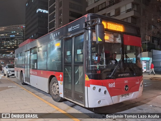 Redbus Urbano 2033 na cidade de Providencia, Santiago, Metropolitana de Santiago, Chile, por Benjamín Tomás Lazo Acuña. Número da foto: #12411069.