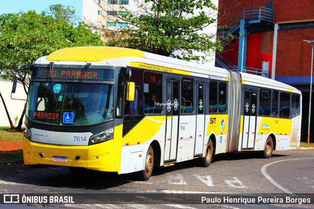 Autotrans Transportes Urbanos e Rodoviários 7614 na cidade de Uberlândia, Minas Gerais, Brasil, por Paulo Henrique Pereira Borges. Número da foto: #12410467.