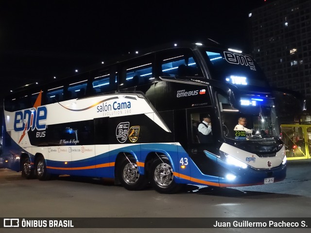 Pullman Eme Bus 43 na cidade de Santiago, Santiago, Metropolitana de Santiago, Chile, por Juan Guillermo Pacheco S.. Número da foto: #12414588.
