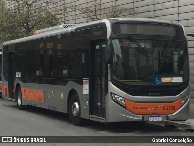 Viação Gato Preto 8 2758 na cidade de São Paulo, São Paulo, Brasil, por Gabriel Conceição. Número da foto: #12413672.