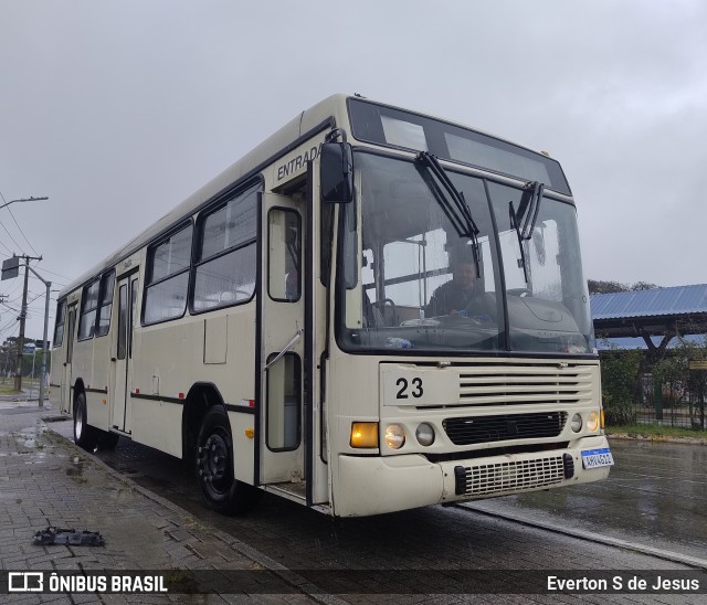Ônibus Particulares 17A23 na cidade de Araucária, Paraná, Brasil, por Everton S de Jesus. Número da foto: #12415217.