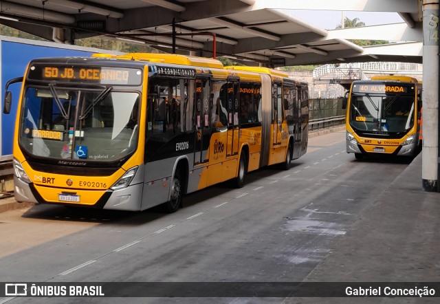 Mobi Rio E902016 na cidade de Rio de Janeiro, Rio de Janeiro, Brasil, por Gabriel Conceição. Número da foto: #12415454.