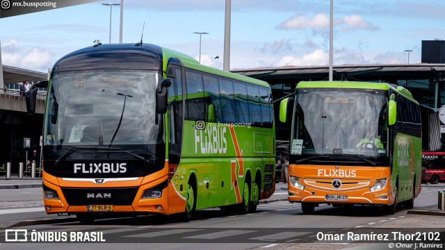 Slangen Reizen 217 na cidade de Haarlemmermeer, North Holland, Países Baixos, por Omar Ramírez Thor2102. Número da foto: #12419059.
