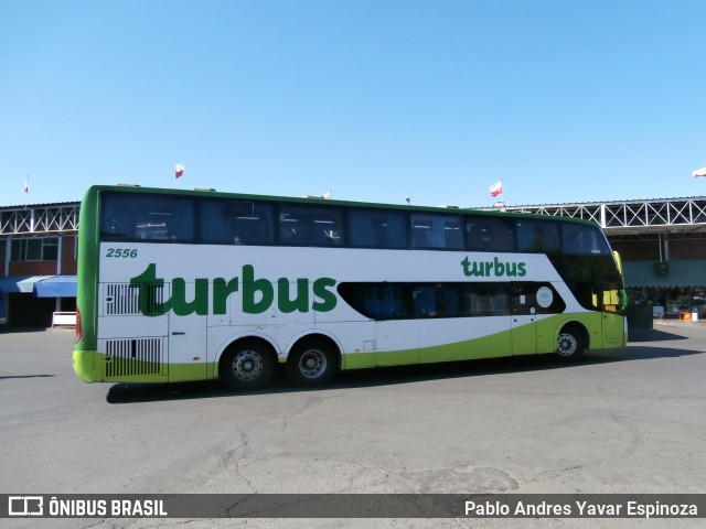 TurBus 2556 na cidade de Curicó, Curicó, Maule, Chile, por Pablo Andres Yavar Espinoza. Número da foto: #12418058.