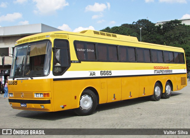 Ônibus Particulares 6665 na cidade de Juiz de Fora, Minas Gerais, Brasil, por Valter Silva. Número da foto: #12418638.