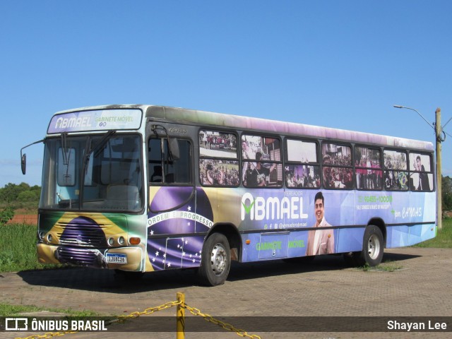 Ônibus Particulares 8226 na cidade de Canoas, Rio Grande do Sul, Brasil, por Shayan Lee. Número da foto: #12419987.