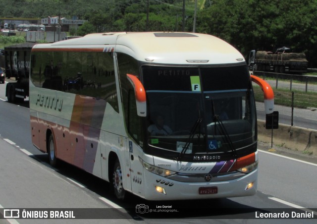 Transportadora Turística Petitto 4080 na cidade de Aparecida, São Paulo, Brasil, por Leonardo Daniel. Número da foto: #12419457.