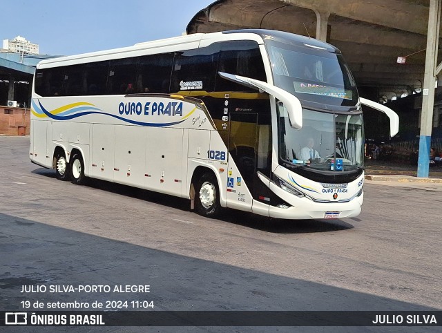Viação Ouro e Prata 1028 na cidade de Porto Alegre, Rio Grande do Sul, Brasil, por JULIO SILVA. Número da foto: #12421747.
