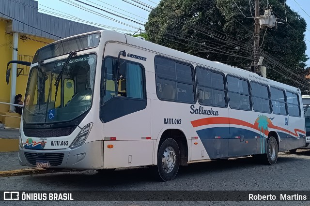 Auto Viação Salineira RJ 111.062 na cidade de Araruama, Rio de Janeiro, Brasil, por Roberto  Martins. Número da foto: #12423002.