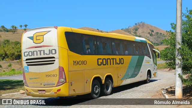 Empresa Gontijo de Transportes 19010 na cidade de Leopoldina, Minas Gerais, Brasil, por Rômulo Almeida. Número da foto: #12378216.