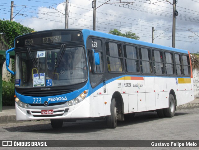 Empresa Pedrosa 223 na cidade de Recife, Pernambuco, Brasil, por Gustavo Felipe Melo. Número da foto: #12378038.