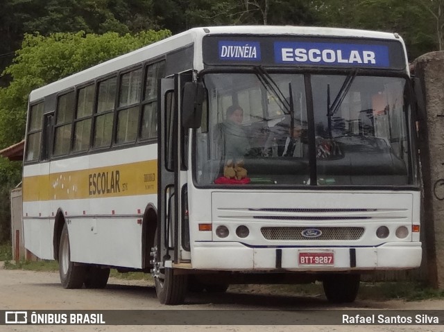 Escolares 25.716 na cidade de São Paulo, São Paulo, Brasil, por Rafael Santos Silva. Número da foto: #12378518.