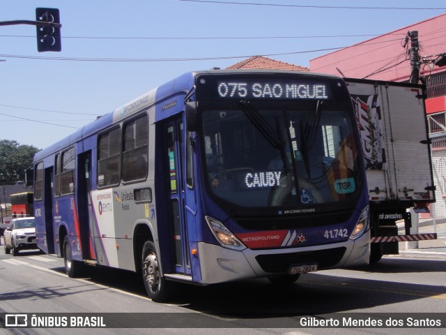 Radial Transporte Coletivo 41.742 na cidade de São Paulo, São Paulo, Brasil, por Gilberto Mendes dos Santos. Número da foto: #12375841.