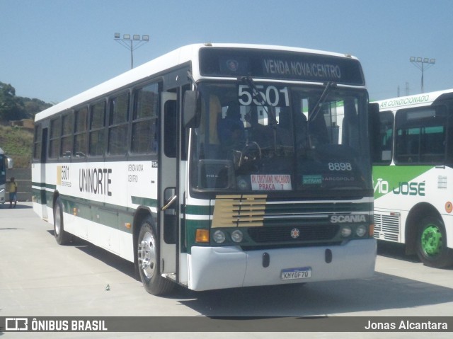 Ônibus Particulares 8298 na cidade de Duque de Caxias, Rio de Janeiro, Brasil, por Jonas Alcantara. Número da foto: #12378636.