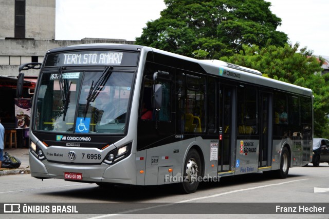 Viação Gatusa Transportes Urbanos 7 6958 na cidade de São Paulo, São Paulo, Brasil, por Franz Hecher. Número da foto: #12424639.