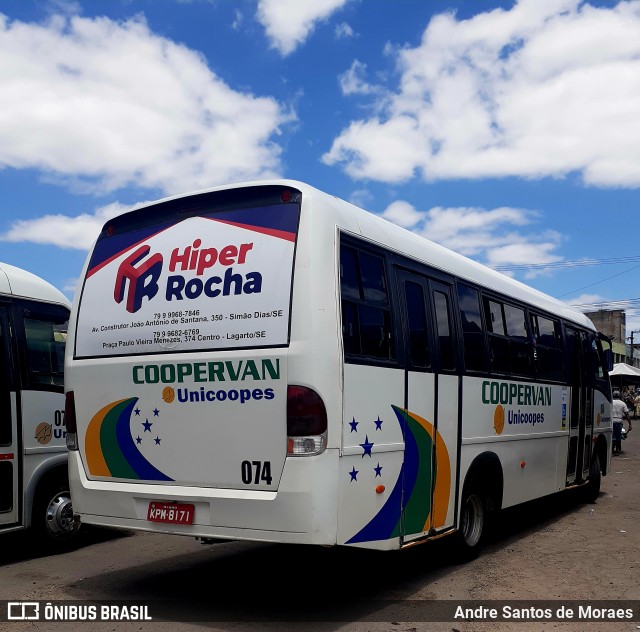 Coopervan 074 na cidade de Aracaju, Sergipe, Brasil, por Andre Santos de Moraes. Número da foto: #12425752.