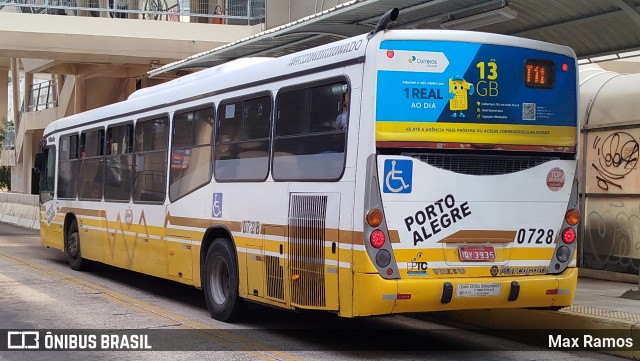 Companhia Carris Porto-Alegrense 0728 na cidade de Porto Alegre, Rio Grande do Sul, Brasil, por Max Ramos. Número da foto: #12425395.