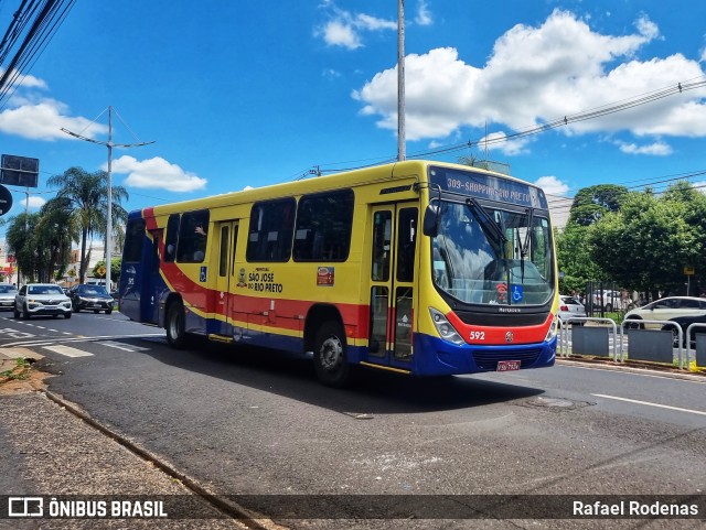 Circular Santa Luzia > Protetora Transportes 592 na cidade de São José do Rio Preto, São Paulo, Brasil, por Rafael Rodenas. Número da foto: #12425933.