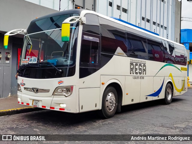 Transportes RESA AB 7241 na cidade de Hospital, San José, San José, Costa Rica, por Andrés Martínez Rodríguez. Número da foto: #12428814.