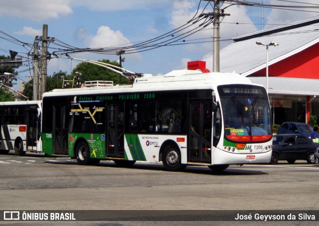 Metra - Sistema Metropolitano de Transporte 7206 na cidade de São Paulo, São Paulo, Brasil, por José Geyvson da Silva. Número da foto: #12430527.