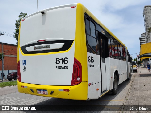 Consórcio Atalaia 816 na cidade de Itajaí, Santa Catarina, Brasil, por Júlio Erbani. Número da foto: #12429149.