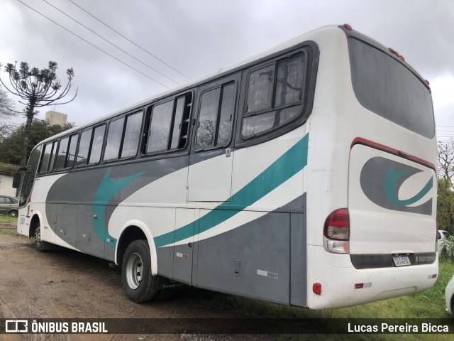 Ônibus Particulares 2001 na cidade de Porto Alegre, Rio Grande do Sul, Brasil, por Lucas Pereira Bicca. Número da foto: #12431736.
