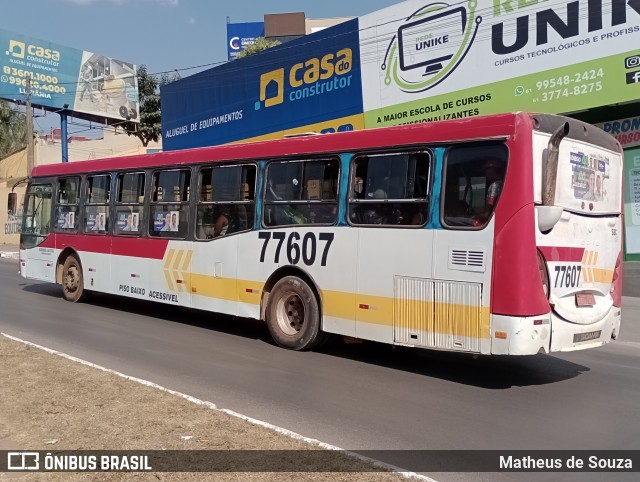 Rápido Luziânia 77607 na cidade de Luziânia, Goiás, Brasil, por Matheus de Souza. Número da foto: #12432851.