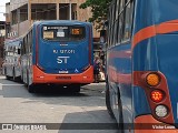 Empresa Santa Terezinha RJ 127.011 na cidade de São João de Meriti, Rio de Janeiro, Brasil, por Victor Louro. Número da foto: #:id.