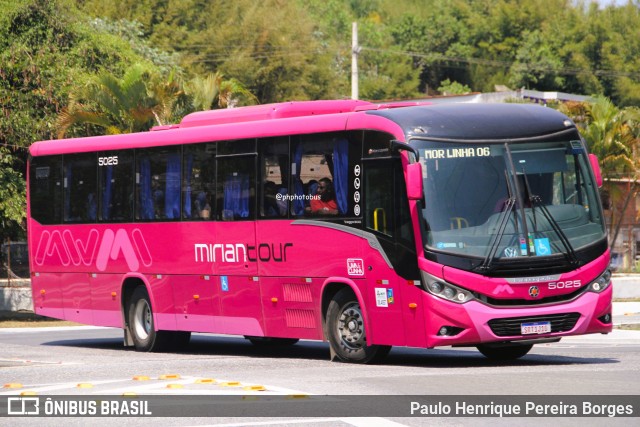 Mirian Tour 5025 na cidade de Barra do Piraí, Rio de Janeiro, Brasil, por Paulo Henrique Pereira Borges. Número da foto: #12435705.
