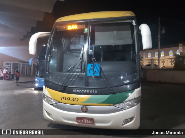 Empresa Gontijo de Transportes 19430 na cidade de Itumbiara, Goiás, Brasil, por Jonas Miranda. Número da foto: #12434019.