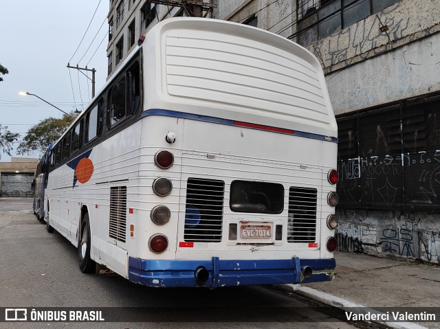 Ônibus Particulares 7074 na cidade de São Paulo, São Paulo, Brasil, por Vanderci Valentim. Número da foto: #12434175.