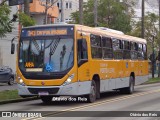 Companhia Carris Porto-Alegrense 0111 na cidade de Porto Alegre, Rio Grande do Sul, Brasil, por Otávio dos Reis . Número da foto: #:id.