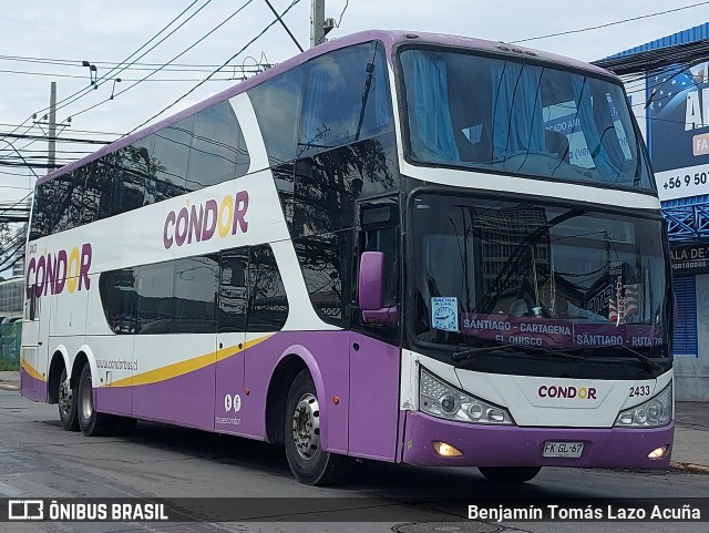 Condorbus 2433 na cidade de Estación Central, Santiago, Metropolitana de Santiago, Chile, por Benjamín Tomás Lazo Acuña. Número da foto: #12438975.