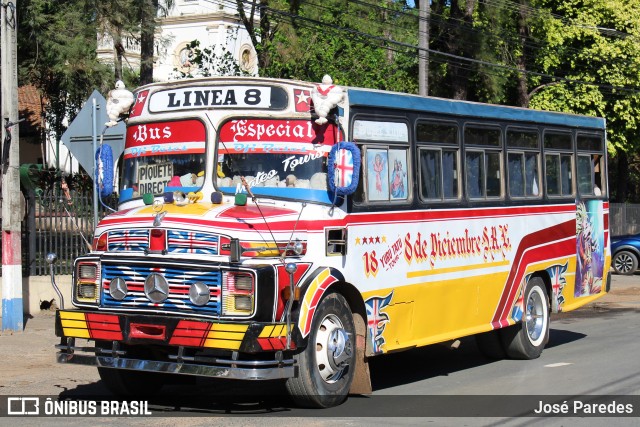 Linea 8 - 8 de Diciembre 18 na cidade de Limpio, Central, Paraguai, por José Paredes. Número da foto: #12437227.