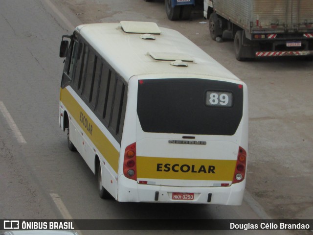 Escolares 89 na cidade de Belo Horizonte, Minas Gerais, Brasil, por Douglas Célio Brandao. Número da foto: #12437363.