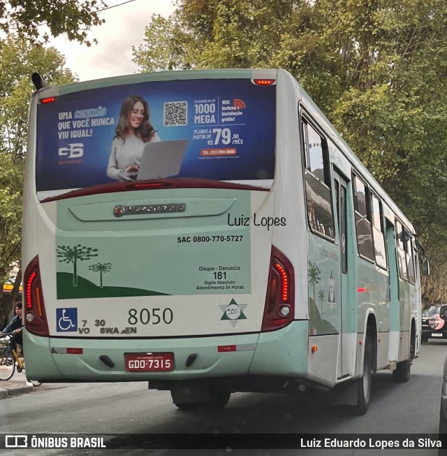 Viação Na Montanha 8050 na cidade de Campos do Jordão, São Paulo, Brasil, por Luiz Eduardo Lopes da Silva. Número da foto: #12439192.