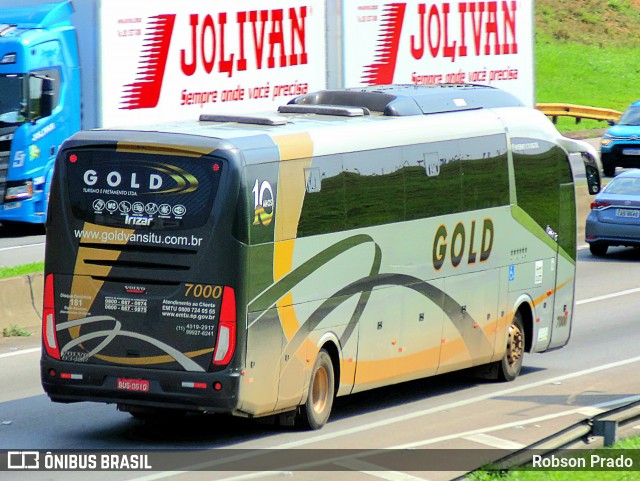 Gold Turismo e Fretamento 7000 na cidade de São José dos Campos, São Paulo, Brasil, por Robson Prado. Número da foto: #12439688.
