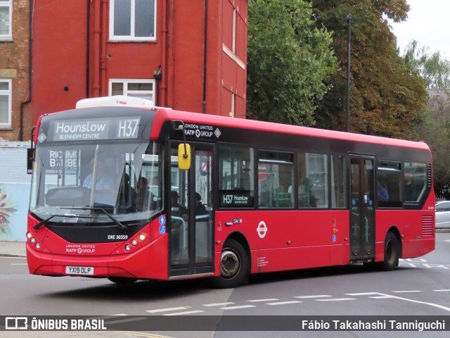 London United DXE30359 na cidade de Richmond, Greater London, Inglaterra, por Fábio Takahashi Tanniguchi. Número da foto: #12442242.