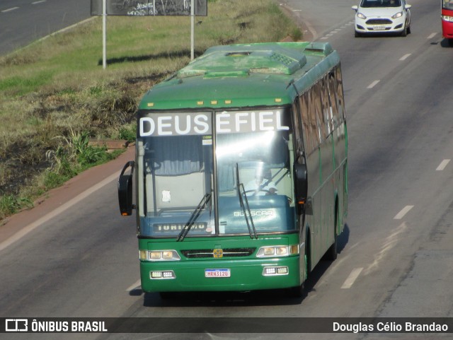 Ônibus Particulares 3I20 na cidade de Belo Horizonte, Minas Gerais, Brasil, por Douglas Célio Brandao. Número da foto: #12441884.