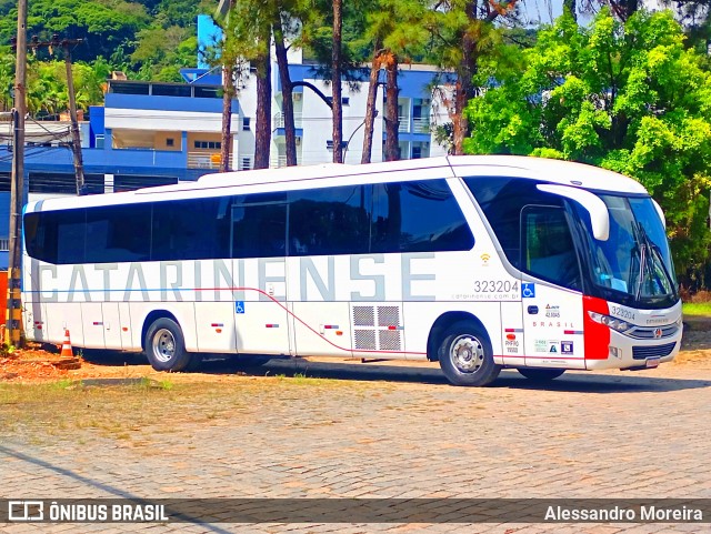 Auto Viação Catarinense 323204 na cidade de Blumenau, Santa Catarina, Brasil, por Alessandro Moreira. Número da foto: #12445584.