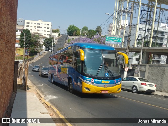 Rápido Expresso Fênix Viação 38025 na cidade de Serra Negra, São Paulo, Brasil, por Jonas Miranda. Número da foto: #12446569.