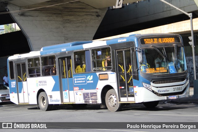 SM Transportes 21085 na cidade de Belo Horizonte, Minas Gerais, Brasil, por Paulo Henrique Pereira Borges. Número da foto: #12446274.