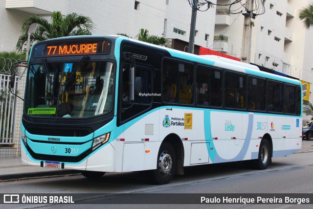 Via Urbana 30257 na cidade de Fortaleza, Ceará, Brasil, por Paulo Henrique Pereira Borges. Número da foto: #12446298.