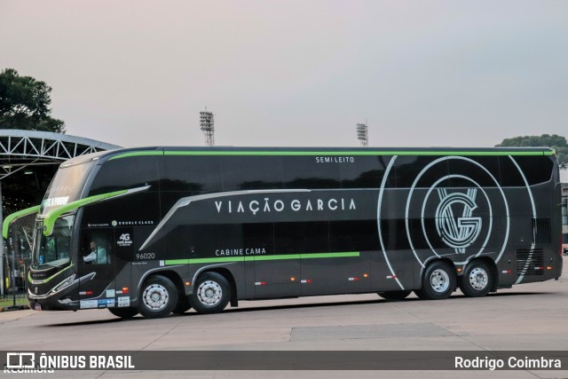 Viação Garcia 96020 na cidade de Curitiba, Paraná, Brasil, por Rodrigo Coimbra. Número da foto: #12447060.