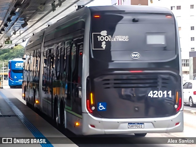 BRT Salvador 42011 na cidade de Salvador, Bahia, Brasil, por Alex Santos. Número da foto: #12449218.