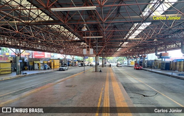 Terminais Rodoviários e Urbanos TERMINAL 04 - PRAÇA DA BíBLIA na cidade de Goiânia, Goiás, Brasil, por Carlos Júnior. Número da foto: #12450129.