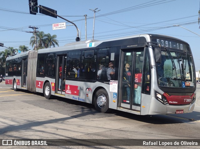 Viação Metrópole Paulista - Zona Sul 7 3983 na cidade de São Paulo, São Paulo, Brasil, por Rafael Lopes de Oliveira. Número da foto: #12384589.